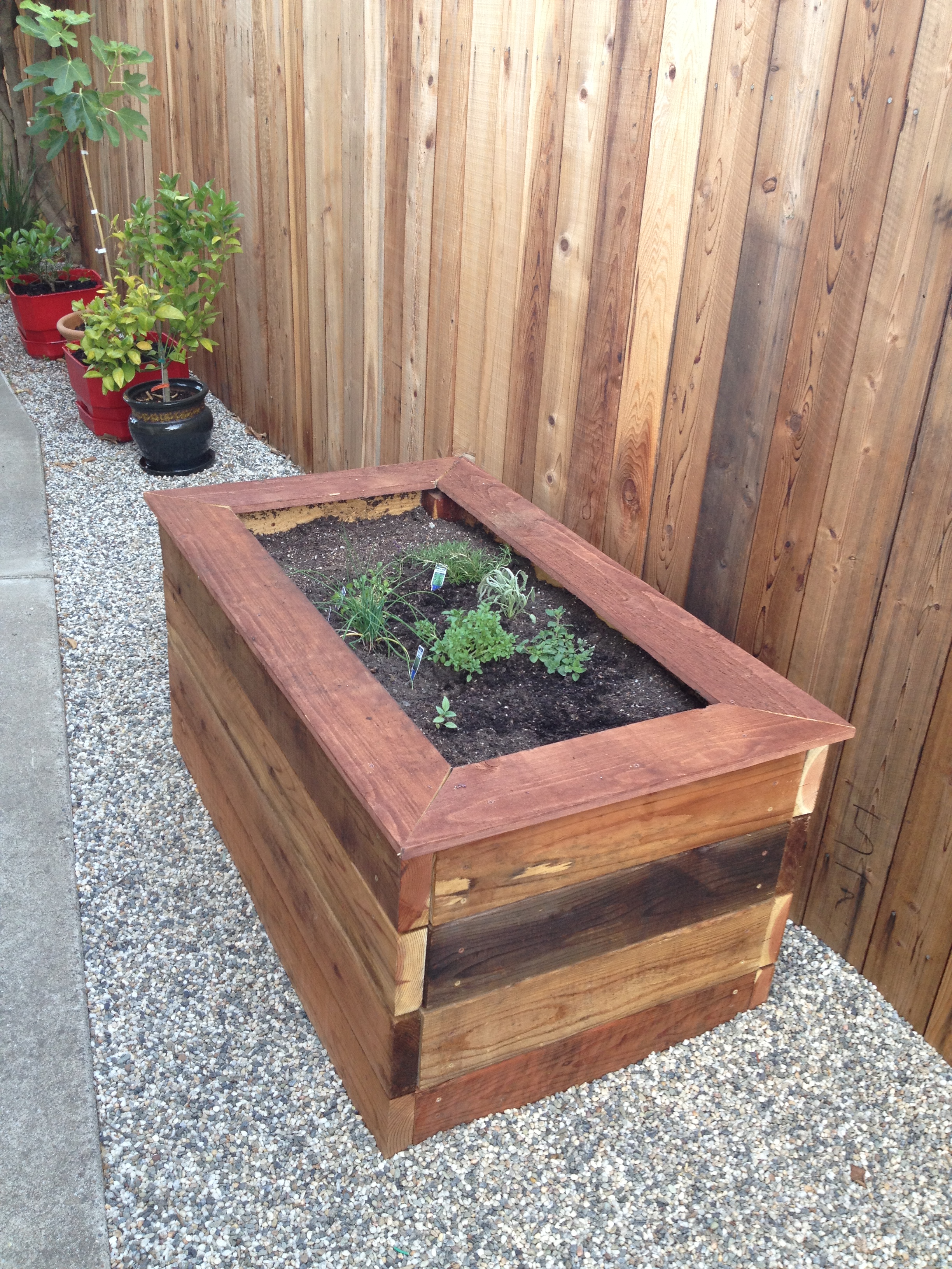 Woodworking Raised Planter Box and Bench Casa de Wade
